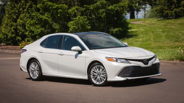 Toyota Camry 2019
