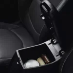 مساحة تخزين بين المقاعد