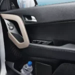 مساحة تخزين في الأبواب