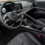 مقاعد قماش أو جلد