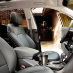 مقاعد قماش أو جلد