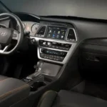 شاشة وسطيه للترفيه