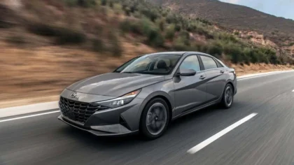 Hyundai Elantra HEV 2023