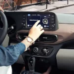 شاشة وسطية للترفيه