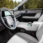 تجهيزات سنتافي 2025 الداخلية