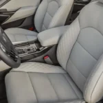 مقاعد من الجلد