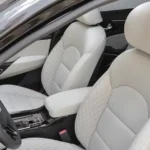 مقاعد من الجلد