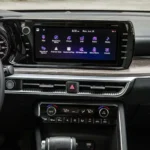 شاشة وسطية للترفيه