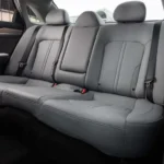 مقاعد من الجلد