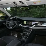 شاشة وسطية للترفيه