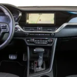 تجهيزات كيا نيرو 2022 الداخلية