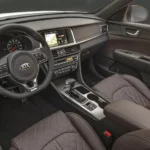 التجهيزات الداخلية للسيارة