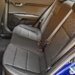 مقاعد خلفية واسعة