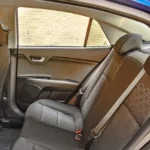 المقاعد الخلفية