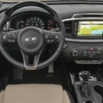 شاشة وسطية للترفيه