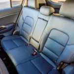 مقاعد خلفية بمساحة واسعة