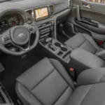 مقاعد جلد وشاشة ترفيه