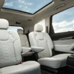 مقاعد من القماش أو الجلد