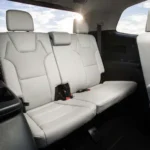 صف ثالث من المقاعد