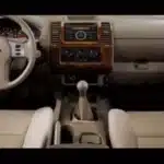 تجهيزات نيسان نافارا 2015