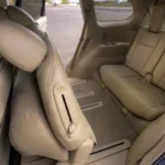 7 مقاعد وصف ثالث