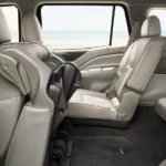 7 مقاعد قماش أو جلد