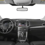 السيارة من الداخل