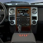 السيارة من الداخل