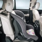 تثبيت مقاعد الأطفال