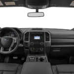 السيارة من الداخل