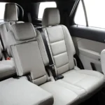 7 مقاعد من الجلد