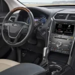 السيارة من الداخل