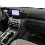 السيارة من الداخل