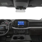 السيارة من الداخل