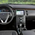 السيارة من الداخل