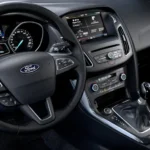 تجهيزات السيارة من الداخل