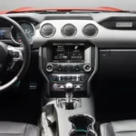 السيارة من الداخل