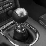 ناقل حركة عادي او اوتوماتيك