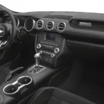 السيارة من الداخل