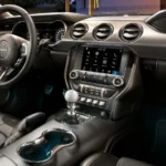 السيارة من الداخل