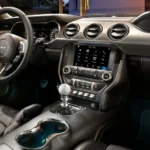 السيارة من الداخل