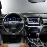 السيارة من الداخل