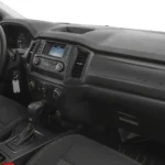 السيارة من الداخل