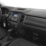 السيارة من الداخل