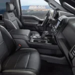 السيارة من الداخل