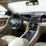 السيارة من الداخل