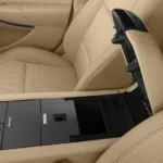 مساحة تخزين بين المقاعد