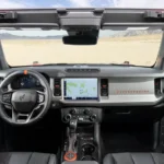 السيارة من الداخل