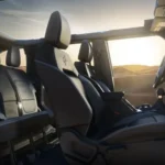 مقاعد من الجلد