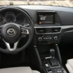 تجهيزات السيارة من الداخل